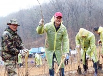 03식목일 기념 나무심기 (3).JPG