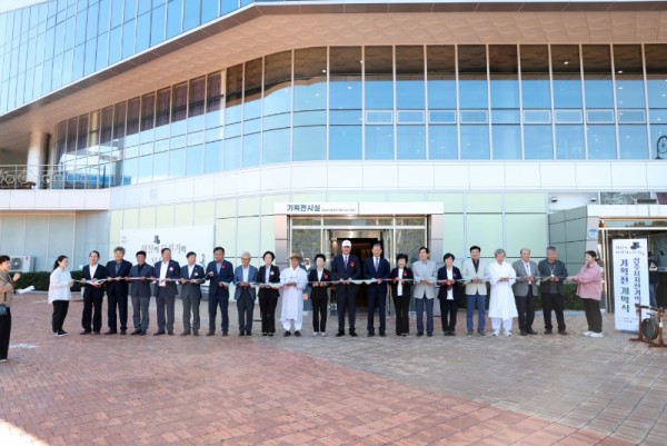 특별기획전 개막 (3) (2).jpg