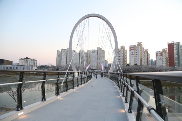 북천 보행교 개통.JPG