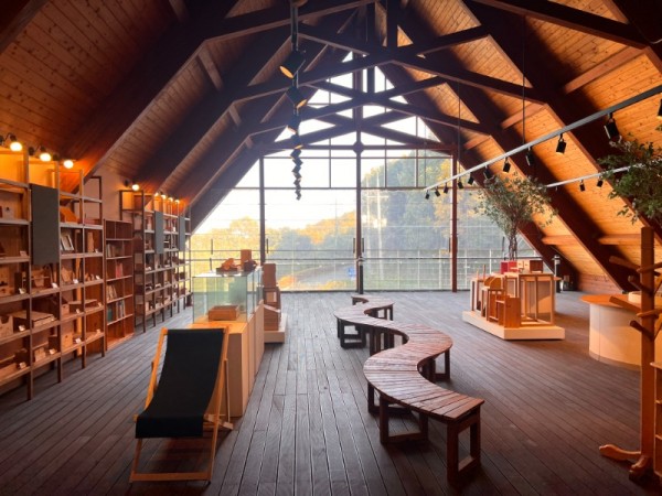 목재라운지 새단장.jpeg